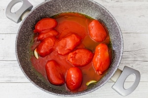 Preparazione Spaghetti al pomodoro - Fase 1