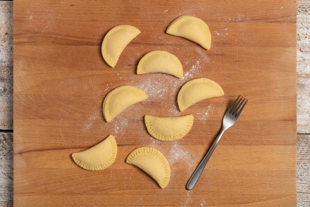 Preparazione Tortelli fritti di Natale - Fase 5 Preparazione Tortelli fritti di Natale - Fase 5
