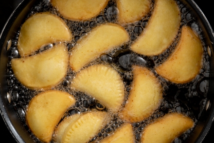 Preparazione Tortelli fritti di Natale - Fase 5 Preparazione Tortelli fritti di Natale - Fase 5