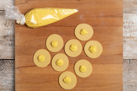 Preparazione Tortelli fritti di Natale - Fase 4 Preparazione Tortelli fritti di Natale - Fase 4
