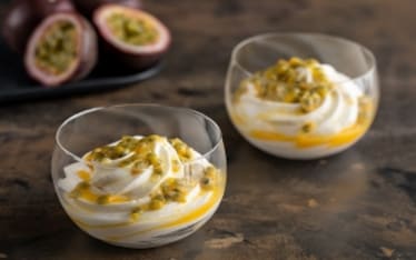 Mousse allo yogurt e passion fruit