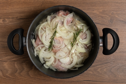 Preparazione Pollo e patate al forno - Fase 1 Preparazione Pollo e patate al forno - Fase 1