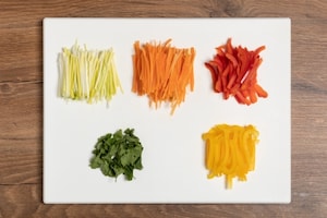 Preparazione Spaghetti di riso con verdure - Fase 1