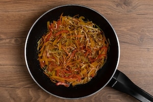 Preparazione Spaghetti di riso con verdure - Fase 3