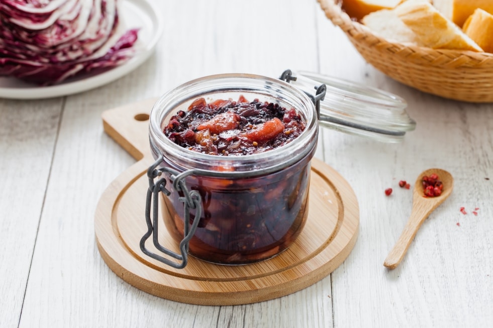 Chutney di radicchio di Chioggia, arancia e frutta secca  ricetta