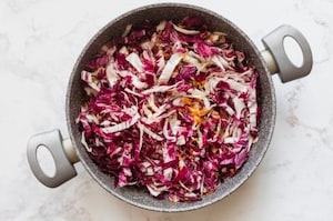 Preparazione Chutney di radicchio di Chioggia, arancia e frutta secca  - Fase 3