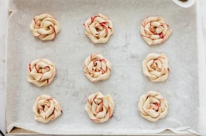 Preparazione Girelle di pasta sfoglia alla marmellata - Fase 3