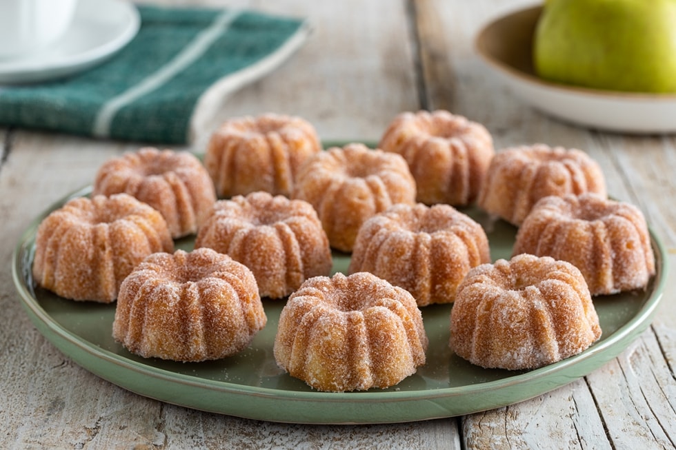 Mini bundt cake alle mele  ricetta