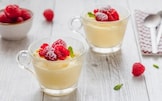 Mini dessert alla crema e lamponi