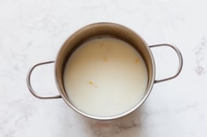 Preparazione Mini dessert alla crema e lamponi - Fase 1