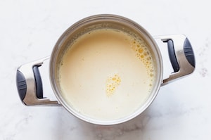 Preparazione Mini dessert alla crema e lamponi - Fase 2