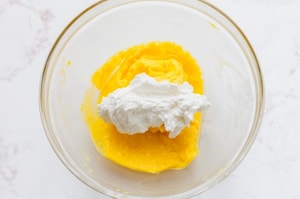 Preparazione Mini dessert alla crema e lamponi - Fase 3