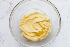 Preparazione Mini dessert alla crema e lamponi - Fase 3