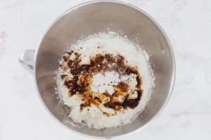 Preparazione Mousse veloce al caffè e Baileys - Fase 1