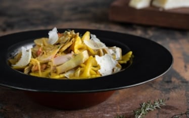 Pasta con carciofi e pancetta