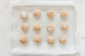 Preparazione Tartufini cocco, cioccolato bianco e limone - Fase 4