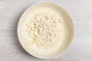 Preparazione Torta di carciofi - Fase 3