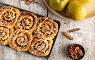 Apple rolls di mele con cannella e noci pecan