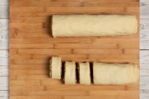 Preparazione Apple rolls di mele con cannella e noci pecan - Fase 6