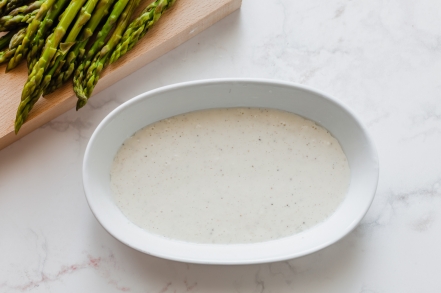 Preparazione Gratin di asparagi verdi, toma e nocciole - Fase 2 Preparazione Gratin di asparagi verdi, toma e nocciole - Fase 2