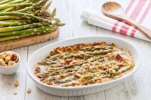 Preparazione Gratin di asparagi verdi, toma e nocciole - Fase 3