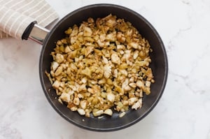 Preparazione Melanzane ripiene di pasta - Fase 2