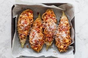 Preparazione Melanzane ripiene di pasta - Fase 4