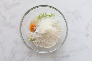 Preparazione Pancake salati alle zucchine - Fase 1