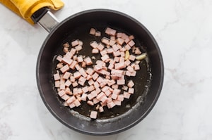 Preparazione Pasta panna e prosciutto - Fase 1