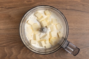 Preparazione Quiche di mele, chèvre chaud e timo  - Fase 1