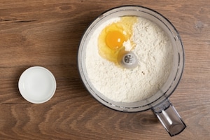 Preparazione Quiche di mele, chèvre chaud e timo  - Fase 1