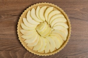 Preparazione Quiche di mele, chèvre chaud e timo  - Fase 4