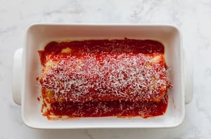 Preparazione Rotolo di pasta all'uovo ripieno con melanzane, prosciutto cotto e scamorza - Fase 5