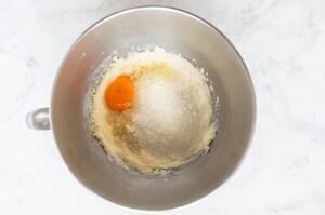 Preparazione Galette rustica alle ciliegie di Vignola IGP con frangipane al cocco  - Fase 3