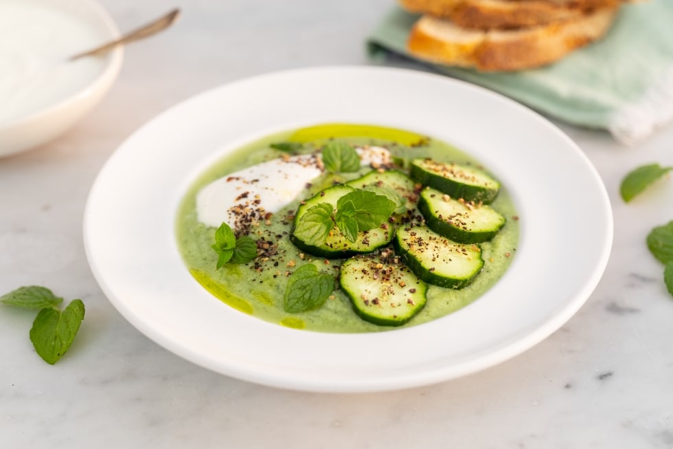 Gazpacho di cetrioli e avocado alla menta ricetta