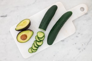 Preparazione Gazpacho di cetrioli e avocado alla menta - Fase 1