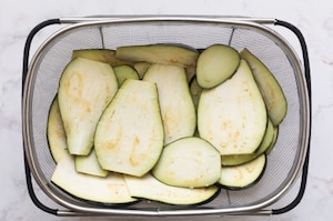 Preparazione Melanzane alla pizzaiola - Fase 1