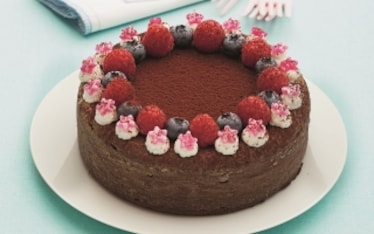Torta fondente alla Nutella con frutti di bosco