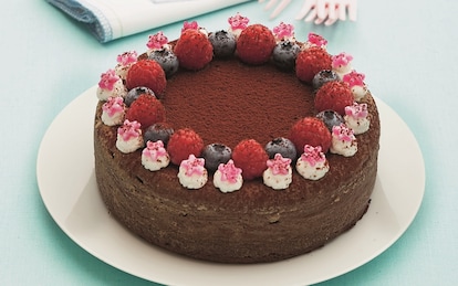 Torta fondente alla Nutella con frutti di bosco