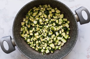 Preparazione Pasta con zucchine - Fase 1