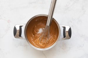 Preparazione Quadrotti al riso soffiato e burro d'arachidi - Fase 1