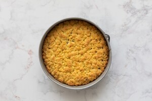 Preparazione Sbriciolata con crema Rossana - Fase 4