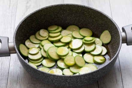 Preparazione Zucchine alla scapece - Fase 1