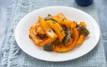 Finocchi e zucchine brasati in pentola a pressione