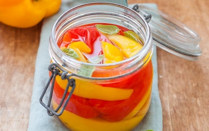 Peperoni sott'aceto in pentola a pressione