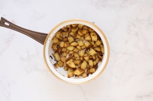 Preparazione Pomodorini con pane croccante - Fase 3