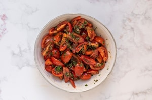 Preparazione Pomodorini con pane croccante - Fase 3