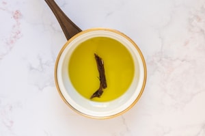 Preparazione Pomodorini con pane croccante - Fase 2