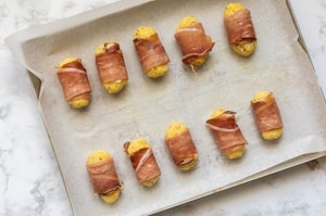 Preparazione Involtini di patate, speck e scamorza - Fase 3