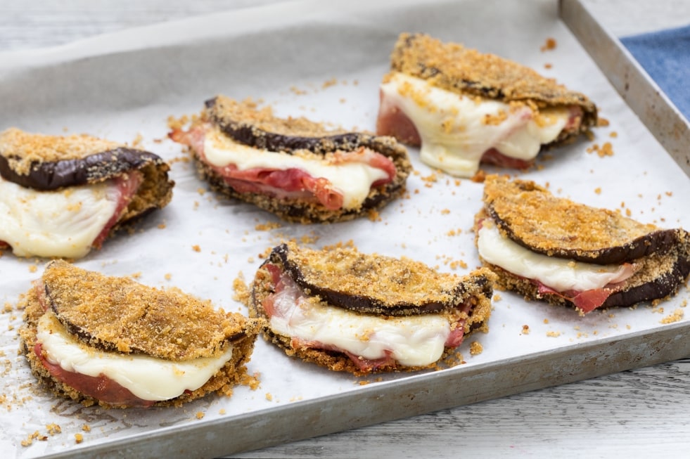 Panzerotti di melanzane ricetta